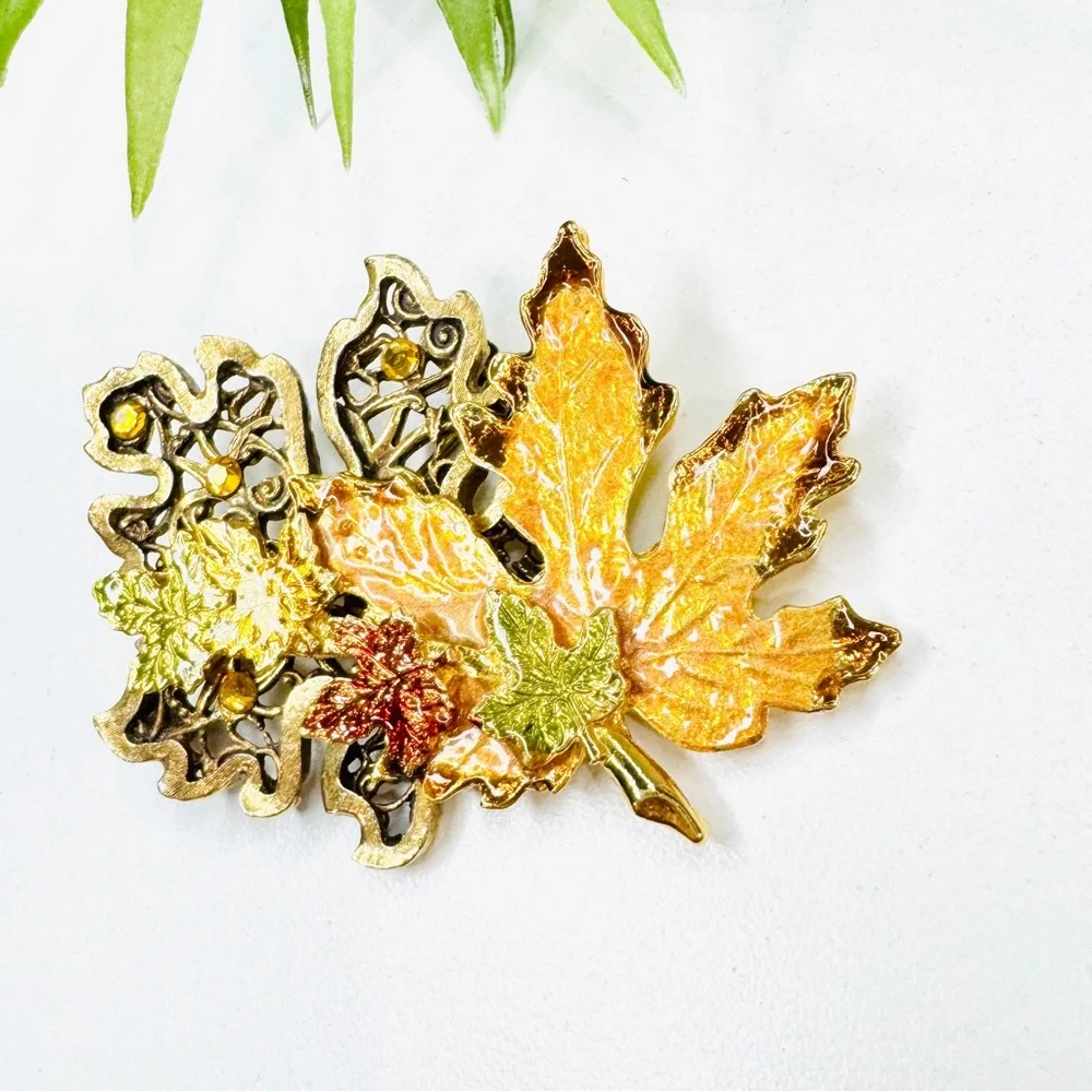Vintage Y2K Kenneth Cole Enamel Autumn Maple Fall Leaf Gold Tone Filigree Brooch